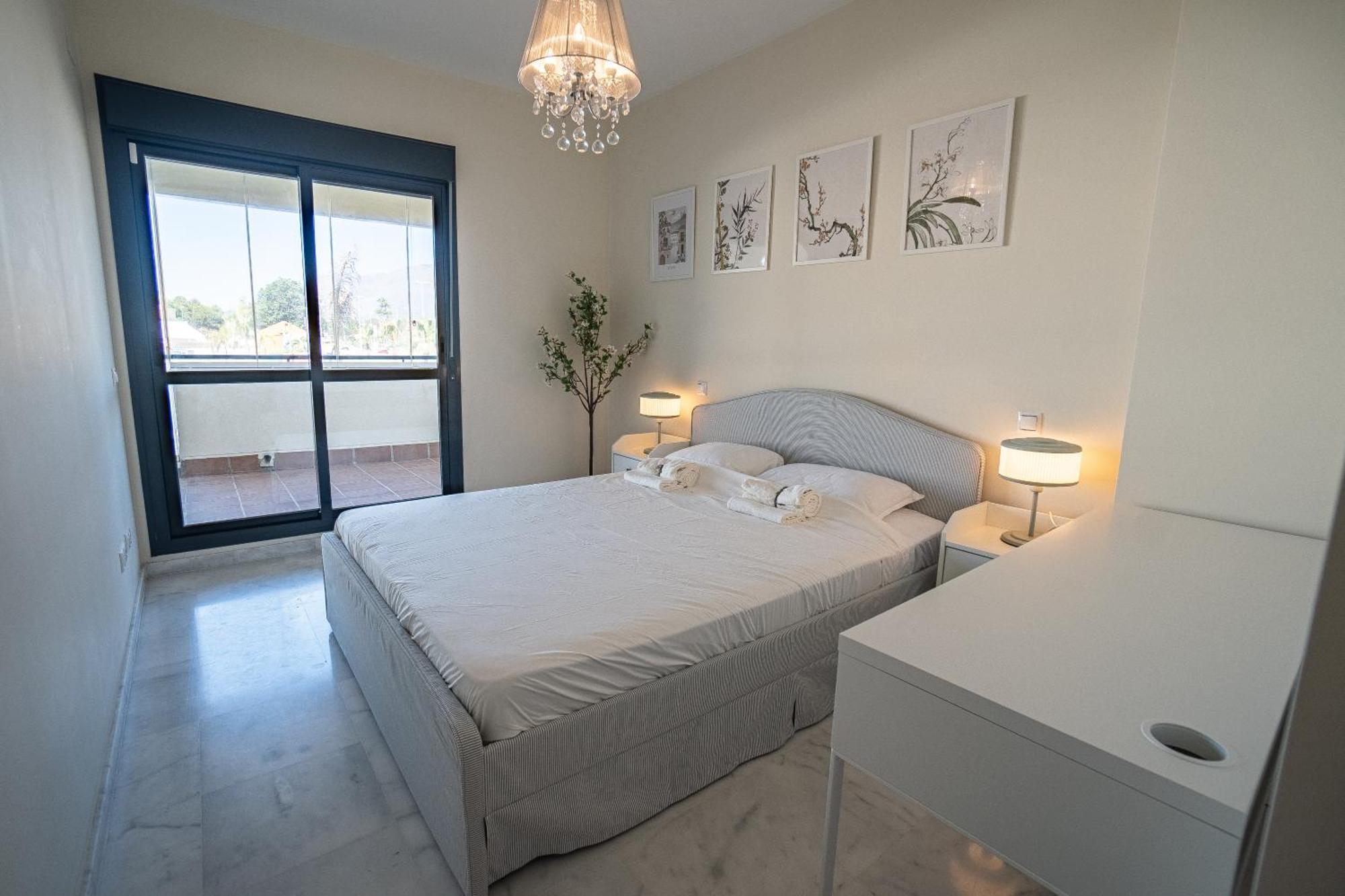 Apartamento Hello Cosmo Estepona Exterior foto
