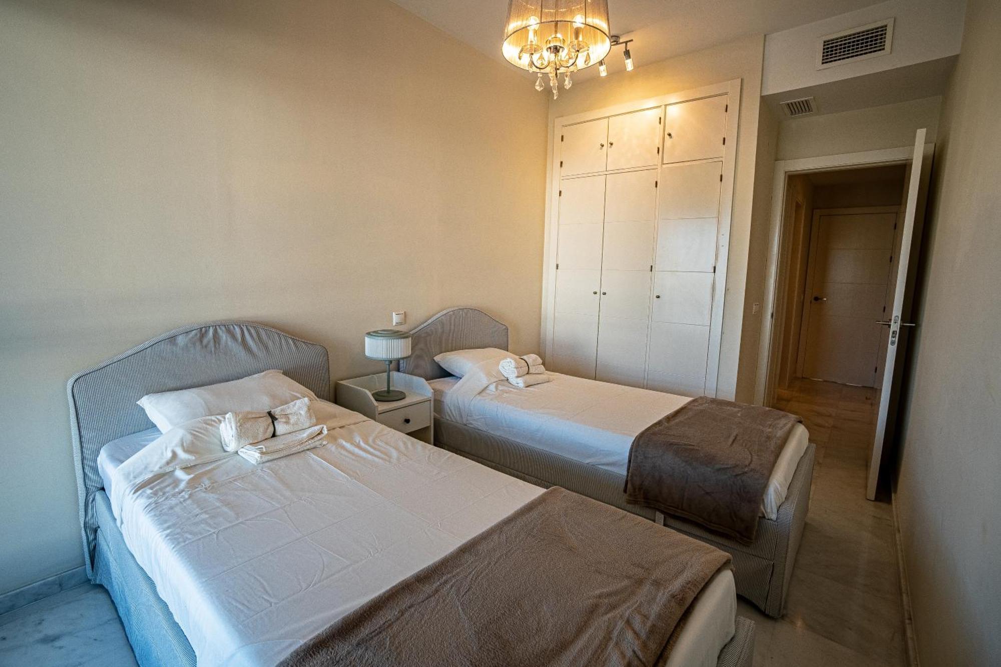 Apartamento Hello Cosmo Estepona Exterior foto
